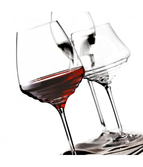 Set di 2 calici per distillati e passiti in vetro sonoro superiore senza piombo. Dimensioni: Ø 10 x h 21 cm Capacità: 35 cl. In negozio e online su tuttochic.live