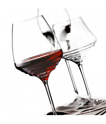 Set di 2 calici per distillati e passiti in vetro sonoro superiore senza piombo. Dimensioni: Ø 10 x h 21 cm Capacità: 35 cl. In negozio e online su tuttochic.live