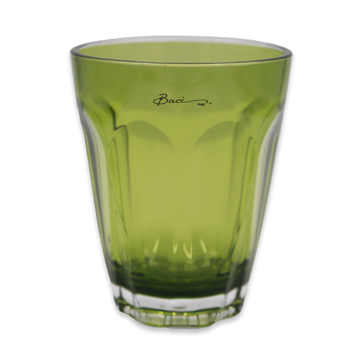 Set 6 bicchieri acqua in acrilico di colore verde trasparente della delicata collezione Aqua. Le perfette linee classiche trovano spazio ed espressione in oggetti capaci di coniugare la seduzione di un design raffinato. Dimensioni: Ø 9.5 cm, H 12 cm Lavabile in lavastoviglie. In negozio e online su tuttochic.live