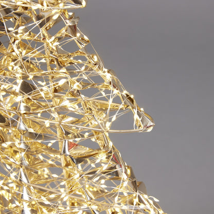 Albero di Natale in metallo di colore oro con 1800 microled, alto cm 122 e largo cm 82. Uso interno ed esterno (non direttamente alle intemperie)Input/alimentazione: 220 V - AC. 50-60Hz Output/potenza 31V 6WGrado protezione IP44 Lunghezza cavo 5 metri Luci fisse con Timer. In negozio e online su tuttochic.live