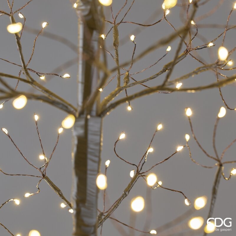 Dettaglio dei rami scuri modellabili con micro luci LED a tonalità calda dell'albero Faggio Black EDG.