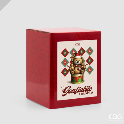 Scatola regalo decorata in rosso con illustrazioni natalizie e logo EDG, usata per il packaging dell'orso gonfiabile luminoso da 280 cm.