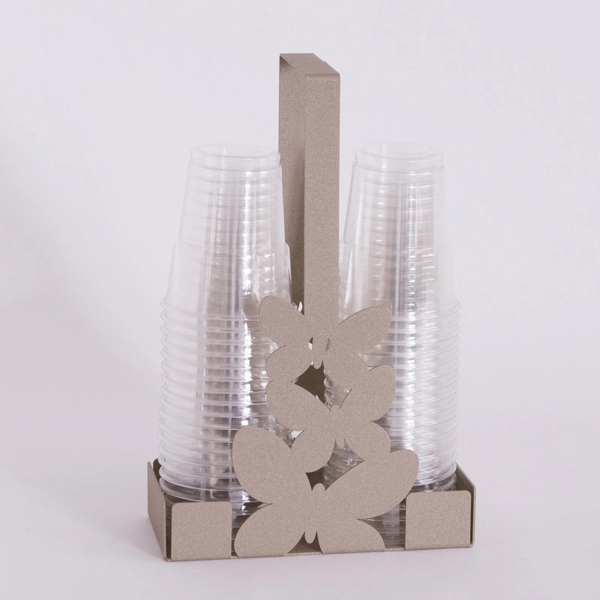 Esalta la tua tavola con il Porta bicchieri Butterfly di Arti e Mestieri. Realizzato in metallo verniciato con un elegante decoro a farfalle. Dimensioni: 8 x 16 x h 27 cm. Prodotto in Italia. In negozio e online su tuttochic.live
