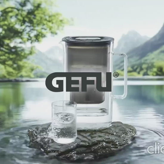 Caraffa filtrante PURALIS di GEFU in vetro borosilicato con cartuccia filtro BWT al magnesio.