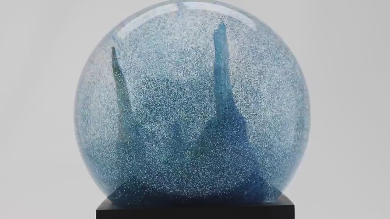 Rilassa la tua mente e regala un tocco di eleganza alla tua casa con questa sfera con neve ispirata allo stile di Van Gogh. Dimensioni: cm 8 x 8 x 12 h. Non sono giocattoli per bambini. In negozio e online su tuttochic.live