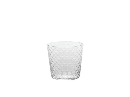 Set di 4 bicchieri tumbler XL soffiati a bocca e lavorati a mano in vetro sonoro superiore senza piombo. Collezione Veneziano Mixology, gli articoli di questa collezione si caratterizzano per la trasparenza. Design Federico de Majo 2023 Dimensioni: Ø 9,6 x h 8,8 cm Capacità: 43 cl. In negozio e online su tuttochic.live