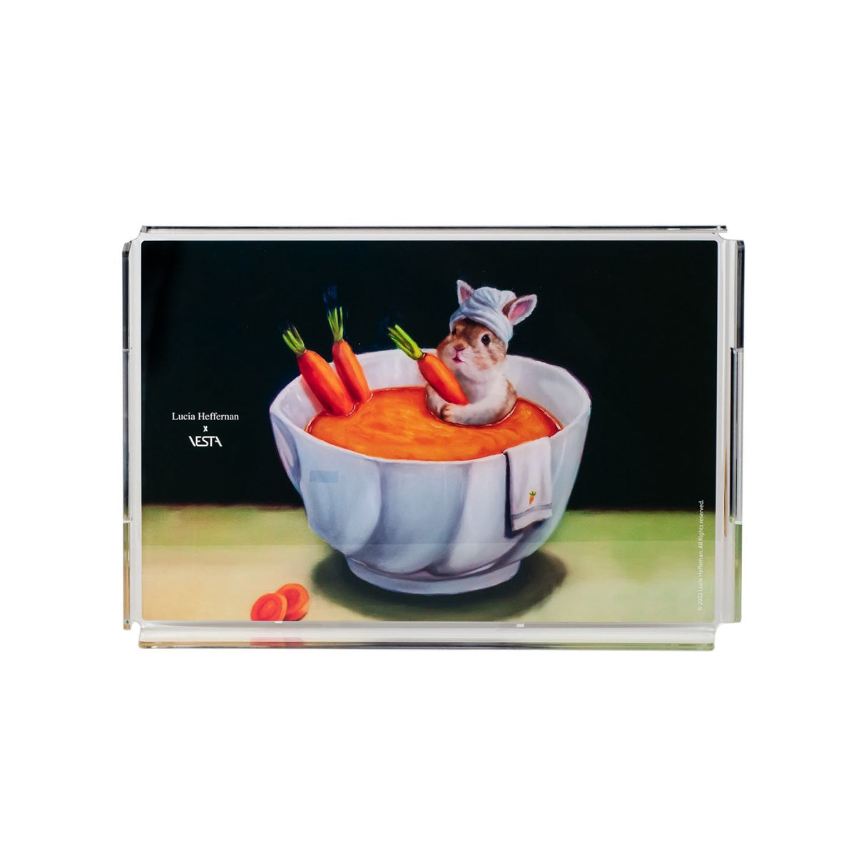 Vassoio in cristallo acrilico con decorazione retrospampata " Carrot Spa" Dimensioni: cm 32 x 22 x 3,5 h, spessore 5 mm. In negozio e online su tuttochic.live