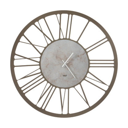 L’Orologio da parete in metallo di colore bronzo classico marmo è la nuova versione con quadrante effetto marmo dell’orologio Big, pensato per riempire tutti i tipi di ambiente, loft e open space che hanno bisogno di un elemento di forte carattere stilistico. Dimensione:  Ø 90 cm. In negozio e online su tuttochic.live
