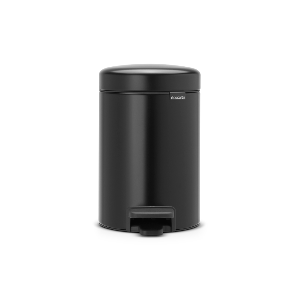 Pattumiera a pedale da 3 litri nera. Coperchio anti-odore e chiusura rallentata, facile da aprire e pulire. Perfetta per la stanza da bagno, la toilette o qualsiasi altra stanza in cui sia necessaria una piccola pattumiera. Peso 0.8 kg Dimensioni: h 26,4 x ø 16,8 cm. In negozio e online su tuttochic.live