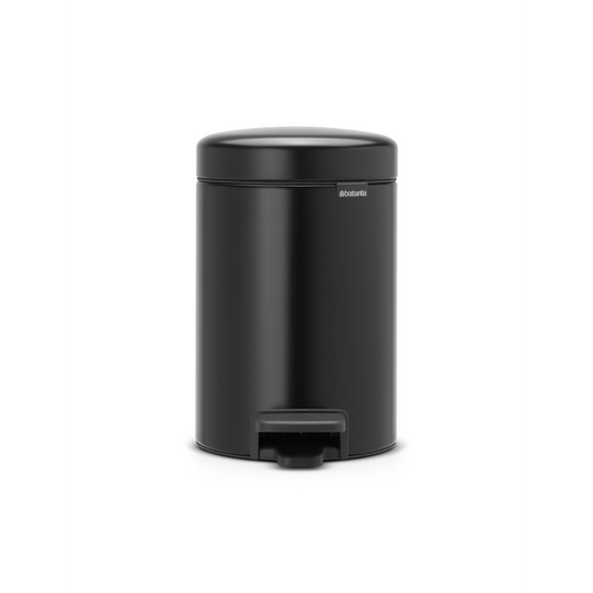 Pattumiera a pedale da 3 litri nera. Coperchio anti-odore e chiusura rallentata, facile da aprire e pulire. Perfetta per la stanza da bagno, la toilette o qualsiasi altra stanza in cui sia necessaria una piccola pattumiera. Peso 0.8 kg Dimensioni: h 26,4 x ø 16,8 cm. In negozio e online su tuttochic.live