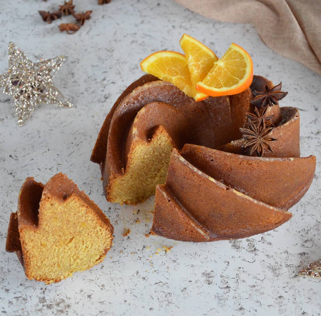 Stampo per Bundt Heritage della serie Premium  stampo Bundt per le occasioni importanti, per un'eleganza sopra le righe.• Rivestimento interno antiaderente• Made in USA. In negozio e online su tuttochic.live