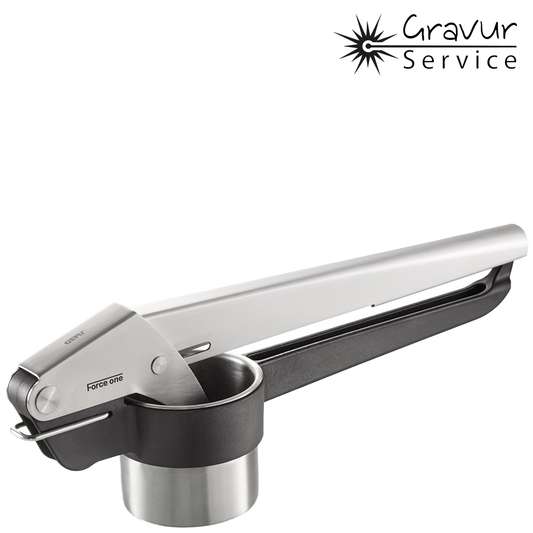 La pressa FORCE ONE® è stata progettata per preparare la pasta Spätzle, il purè di patate o castagne o il succo fresco. manici extra lunghi. Dimensioni: L 36,5 cm, P 13,0 cm, H 9,1 cm acciaio inossidabile/nylon di alta qualità lavabile in lavastoviglie. In negozio e online su tutttochic.it