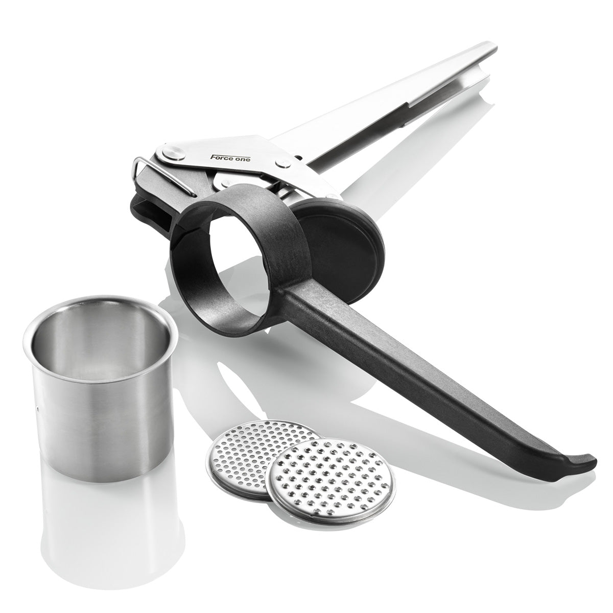 La pressa FORCE ONE® è stata progettata per preparare la pasta Spätzle, il purè di patate o castagne o il succo fresco. manici extra lunghi. Dimensioni: L 36,5 cm, P 13,0 cm, H 9,1 cm acciaio inossidabile/nylon di alta qualità lavabile in lavastoviglie. In negozio e online su tutttochic.it