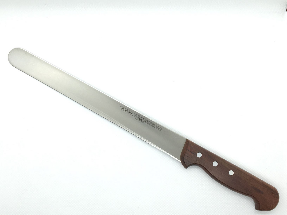 Coltello prosciutto in acciaio inox e manico in vero palissandro indiano stagionato. Si consiglia il lavaggio manuale. Il coltello da prosciutto serve a tagliare qualunque tipo di prosciutto, in modo da poterne ricavare fette sottili che consentano di apprezzarne al meglio il sapore. In negozio e online su tuttochic.live