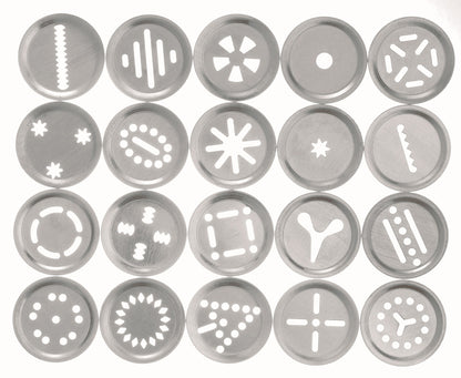 Per preparare i biscotti divertendosi: lo sparabiscotti porziona l'impasto con precisione grazie alla possibilità di regolare la quantità.  Dettagli: Accessori: 20 dischi perforati a motivo in alluminio L 26,5 cm, P 15,5 cm, H 5,4 cm Alluminio / plastica. In negozio e online su tuttochic.live