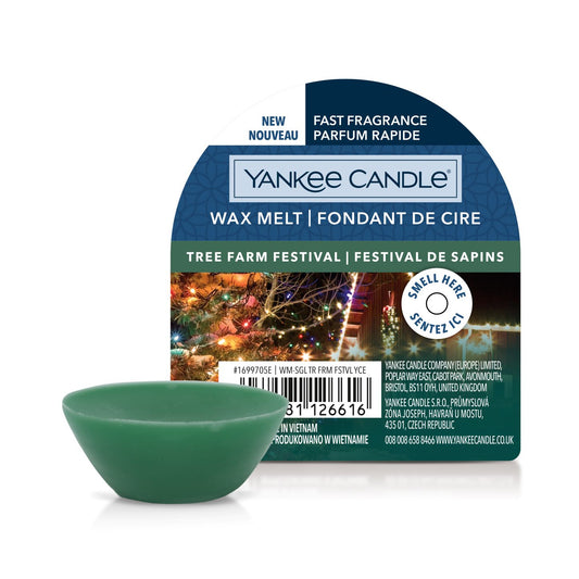 Collocate la tart di cera in un bruciatore per tart e accendete una Tea Light non profumata sotto. Man mano che la cera si scioglie, inizia a esalare il profumo. Ogni Tart da 22 gr. garantisce fino a 8 ore di profumazione. Dimensioni: 5.6cm x 1.5cm. In negozio e online su tuttochic.live