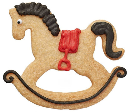 Tagliabiscotti Cavalo a Dondolo, in acciaio inox 7 cm, lavabile in lavastoviglie. Armati per ogni occasione Che sia una nascita, un battesimo, una cresima o una comunione, con i nostri tagliabiscotti hai un regalo adatto ad ogni occasione. In negozio e online su tuttochic.live