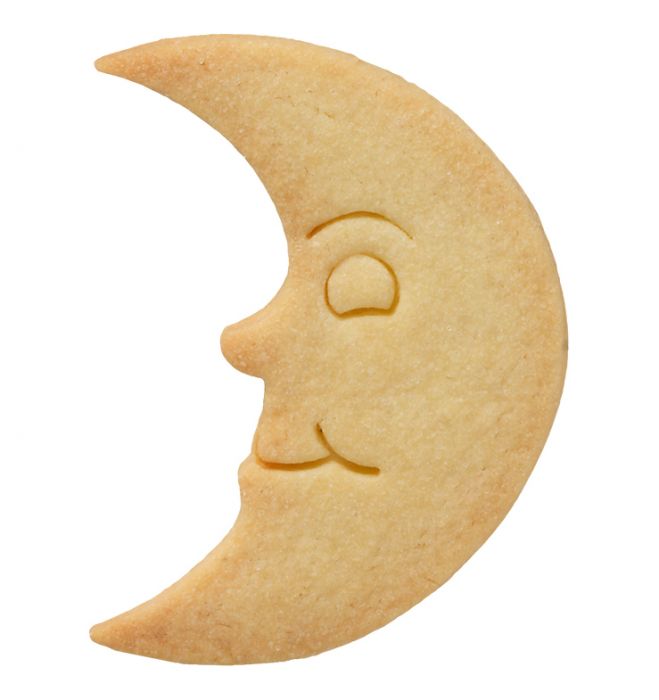Tagliabiscotti Luna, con goffratura interna, in acciaio inox 8 cm, lavabile in lavastoviglie. Hai mai decorato il tuo albero di Natale con i tagliabiscotti? No? È giunto il momento! Attacca un nastro decorativo al tagliabiscotti e appendi le forme all'albero. In negozio e online su tuttochic.live