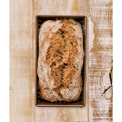 Teglia per pane rettangolare in acciaio al carbonio perforato con rivestimento antiaderente facile da pulire Adatto solo per l'impasto del pane! 20 cm Altezza 7,5 cm Il materiale forato migliora la circolazione dell'aria e il pane ha una superficie croccante tutt'intorno. In negozio e online su tuttochic.live