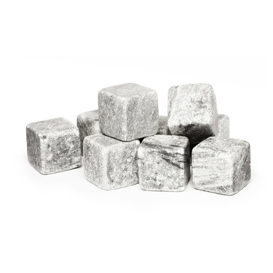 Set di 9 cubetti in granito refrigeranti. Basterà mettere i cubetti in un sacchetto e conservarli in freezer per almeno 4 ore. Aggiungete 2 o più cubetti al vostro bicchiere. Lasciateli riposare per qualche minuto e gustate il vostro drink!  Dimensioni: cm 2x2x2. In negozio e online su tuttochic.live