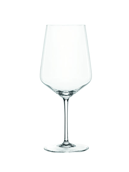 Set di 4 calici vino rosso da degustazione in vetro cristallino. Dimensioni: mm 96 x 230 h - Capacità: 630 ml Style è una serie di bicchieri con una concezione della forma molto moderna che con la loro caratteristica silhouette donano ad ogni tavola un'espressione di stile ed eleganza. Lavabile in lavastoviglie