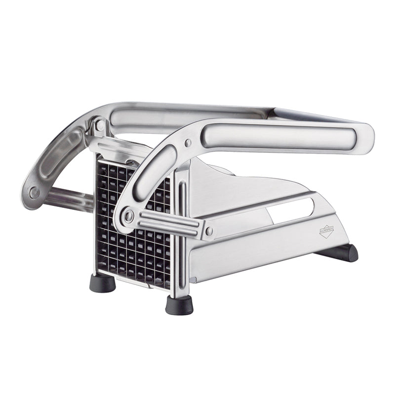 Tagliapatate a bastoncino in acciaio inossidabile resistente alla ruggine è robusto e sta saldamente su piedini antiscivolo. Taglia in un solo movimento, spingendo il manico in giù 2 misure di taglio: 8 mm e 11 mm. Dimensioni: 26 x 10 x 12 cm.  in negozio e online su tuttochic.live