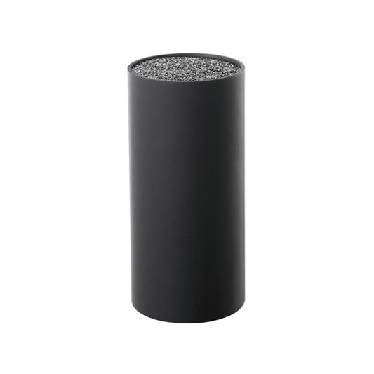 Ceppo portacoltelli di design di Zassenhaus ha un inserto di setole mobile invece di incavi rigidi. Può essere equipaggiato individualmente con coltelli con una lunghezza della lama fino a 20 cm. Dimensioni: Ø cm 11 x 22 h Peso: 1,175 kg Materiale: plastica. In negozio e online su tuttochic.live