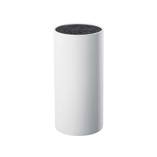 Ceppo portacoltelli di design di Zassenhaus ha un inserto di setole mobile invece di incavi rigidi. Può contenere coltelli con una lunghezza della lama fino a 20 cm. (Coltelli non inclusi) Dimensioni: Ø cm 11 x 22 h Peso: 1,175 kg Materiale: plastica. In negozio e online su tuttochic.live