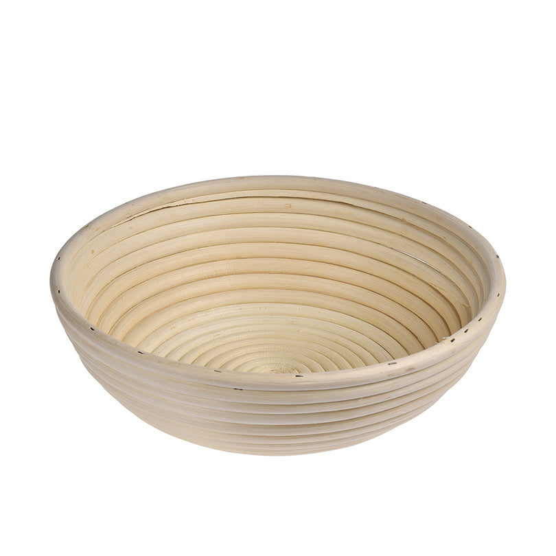 Cestino per lievitazione in rattan naturale, così l'impasto tiene la forma desiderata. Il materiale naturale dà all'impasto ossigeno a sufficienza per ottenere un risultato soffice e vaporoso. Ideale anche come cestino per servire il pane a tavola. Dimensioni: cm ø 25 x 9 h. In negozio e online su tuttochic.live