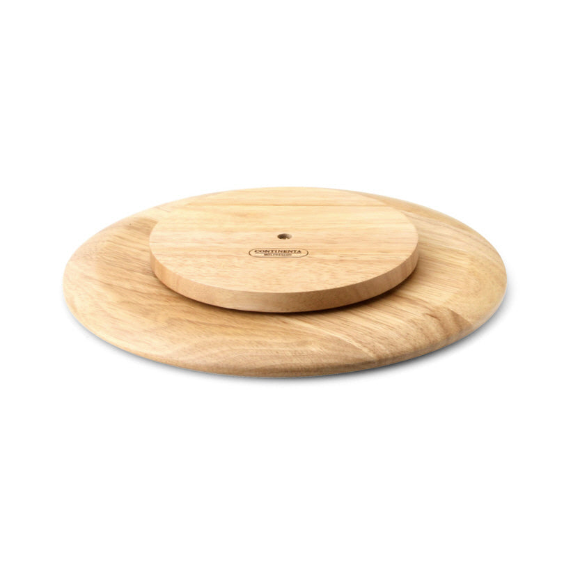 Pratico piatto girevole, realizzato in legno di albero di gomma, dal design elegante con cuscinetto a sfera in metallo robusto. Ideale come piatto di formaggi, piatto da torta, ecc. Dimensioni: diametro cm 30 x 3,5h. In negozio e online su tuttochic.live