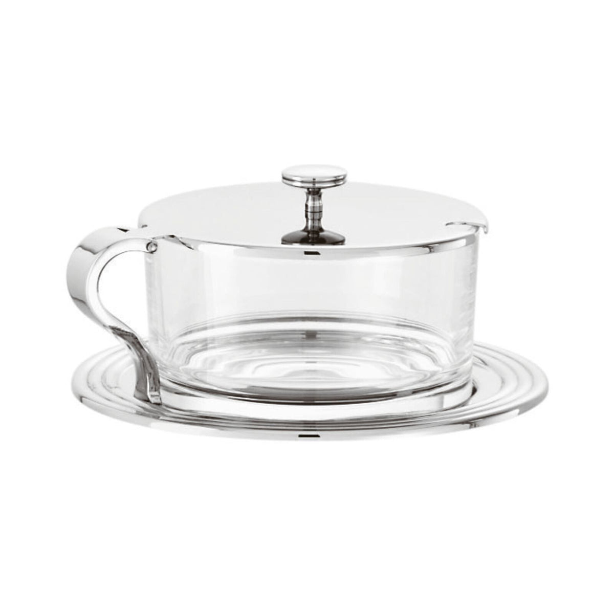 Formaggiera tonda con coperchio in acciaio argentato e cristallo della collezione Avenue di Sambonet. Provvedere ad una lucidatura con l’ausilio di specifici prodotti per l'argento. Dimensioni: Altezza: 6,5 cm Diametro: 12,60 cm Peso dell'articolo: 400 gr. In negozio e online su tuttochic.live