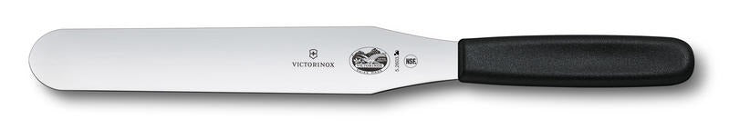Spatola flessibile in acciaio inox. Il coltello-spatola Victorinox è realizzato con un bilanciamento perfetto e la giusta dose di flessibilità. Tienine uno a portata di mano, e decorerai e affetterai con grazia e precisione. • Manico nero in Polipropilene• Lunghezza lama: 15 cm. In negozio e online su tuttochic.live