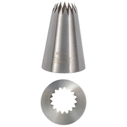 Bocchetta N. 60 a stella francese per sac a poche realizzato in un unico pezzo in acciaio inox, ideale per creare decorazioni artistiche su cupcake, crostate e pasticcini. Dimensioni: 3,0 x 3,0 x 5,0 cm, foro di uscita Ø 14 mm. In negozio e online su tuttochic.live