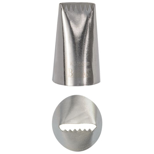 Bocchetta N. 30 a foro tondo per sac a poche realizzato in un unico pezzo in acciaio inox, ideale per creare decorazioni artistiche su cupcake, crostate e pasticcini. Dimensioni: 2,5x2,5x3,8 cm, foro di uscita Ø 16x2 mm. In negozio e online su tuttochic.live