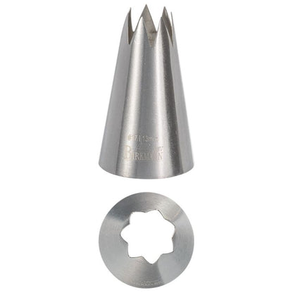 Bocchetta N. 17 a stella per sac a poche realizzato in un unico pezzo in acciaio inox, ideale per creare decorazioni artistiche su cupcake, crostate e pasticcini. Dimensioni: 3,0 x 3,0 x 5,0 cm, Ø 11 mm. In negozio e online su tuttochic.live