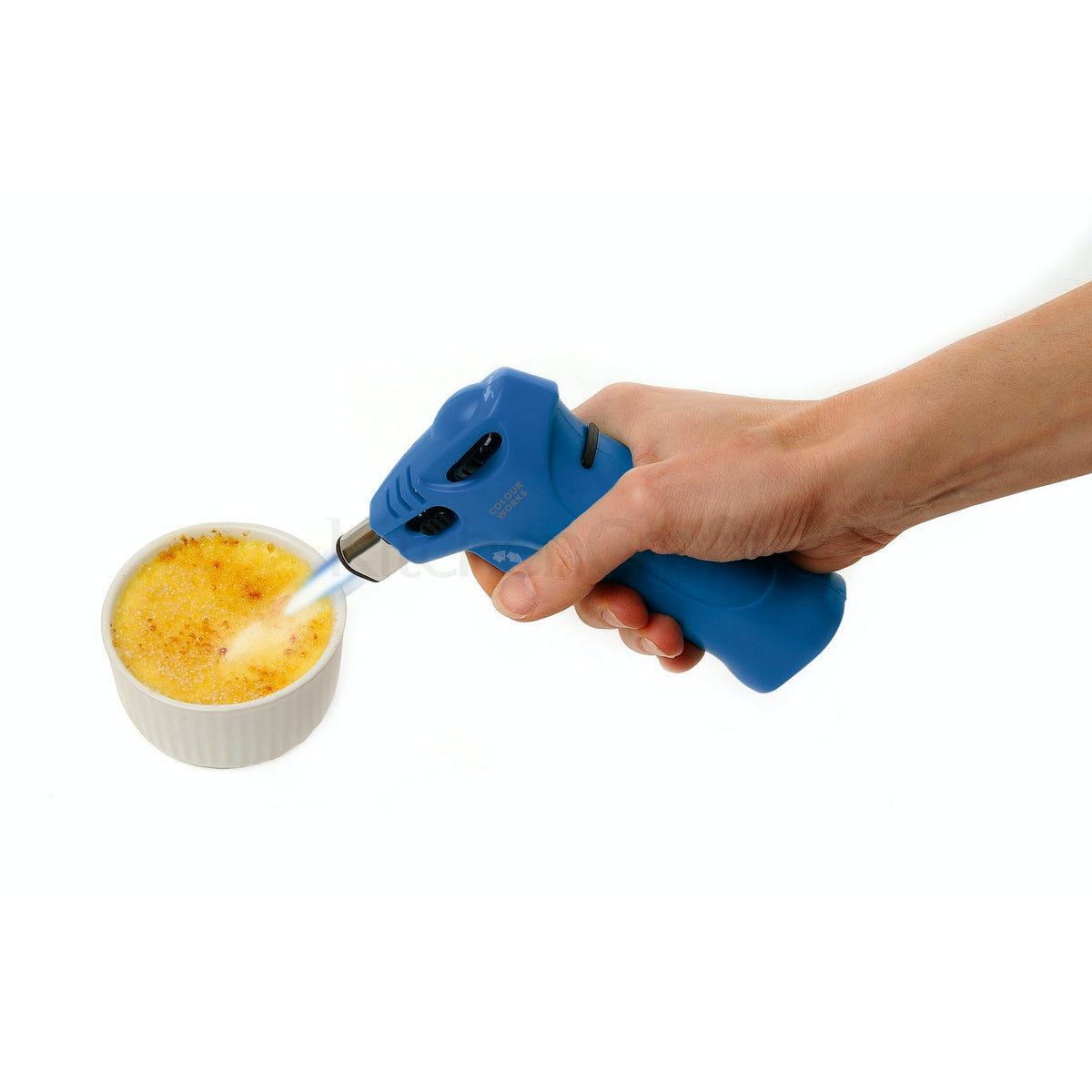 L'ingrediente segreto di un cuoco ?? Questa fiamma ossidrica ricaricabile è ideale per creare il tocco finale di una varietà di piatti e dessert. In negozio e online su tuttochic.live