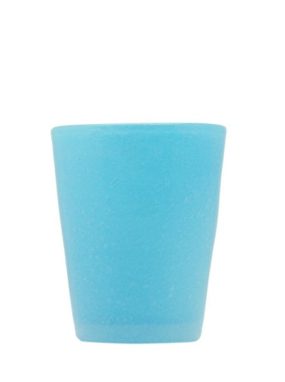 Bicchiere in vetro soffiato, colorato e lavorato a mano con effetto bollicine. Divertiti a colorare la tua tavola scegliendo il colore e la quantità da acquistare. La soffiatura fa sì che ogni bicchiere sia leggermente diverso l'uno dall'altro. Capacità cl 30. In negozio e online su tuttochic.live