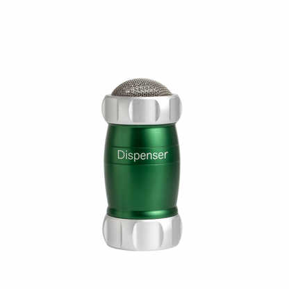 Con Dispenser, cospargere farina o semola di grano duro sulla pasta fresca, spezie sui piatti, zucchero a velo o cacao su dolci e biscotti, è un’operazione facile e precisa. Realizzato in lega di alluminio anodizzato di colore verde per alimenti. Dimensioni: cm 6 × 6 × 12.5 h. In negozio e online su tuttochic.live
