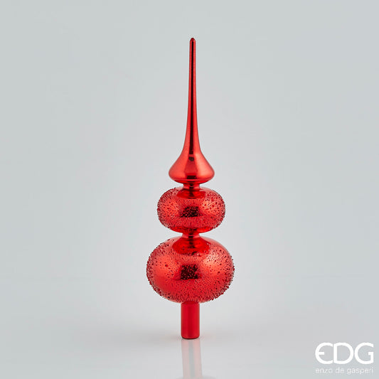 Grande puntale per albero di Natale in vetro soffiato color rosso lucido, altezza 35 cm, caratterizzato da lancia liscia e due sfere sovrapposte con texture a rilievo effetto diamantato, brand EDG.