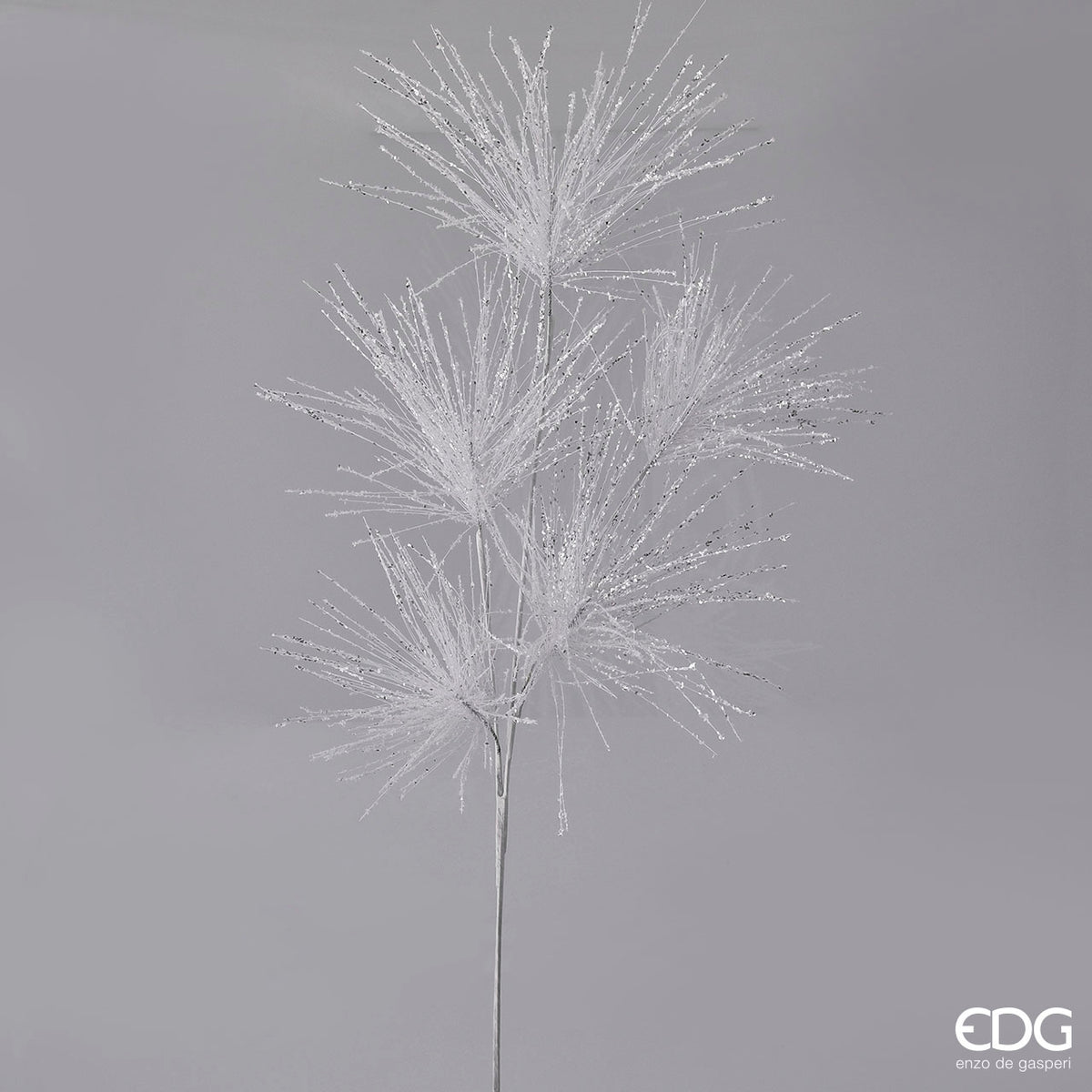 Ramo Sparkler Bell bianco cm 110. Inserito in una composizione di fiori, questo ramo dà volume e un aspetto più raffinato. In negozio e online su tuttochic.live