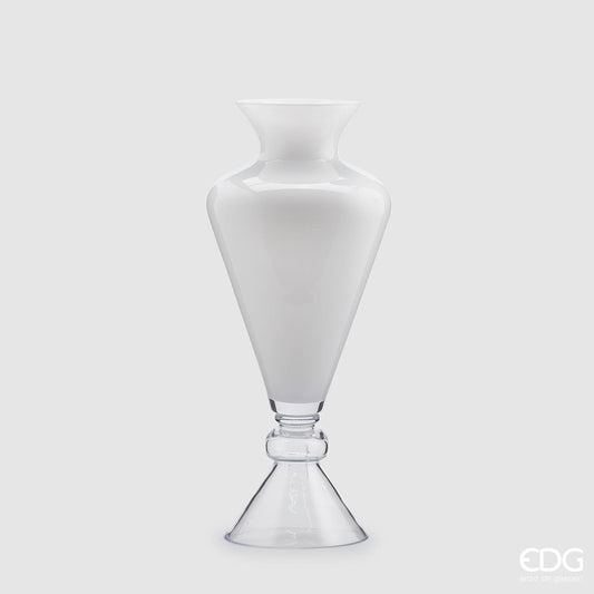 Vaso anfora scultoreo in vetro bianco alto 70 cm con base e stelo trasparente di EDG Enzo De Gasperi.