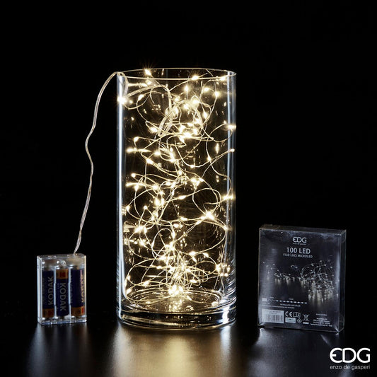 Serie di luci microled per illuminare le tue creazioni decorative non solo natalizie Lunghezza luci: 7,5m Colore: Luce bianca calda 100 microled Ø2mm (3 batterie stilo incluse) Uso: interno IP20. In negozio e online su tuttochic.live