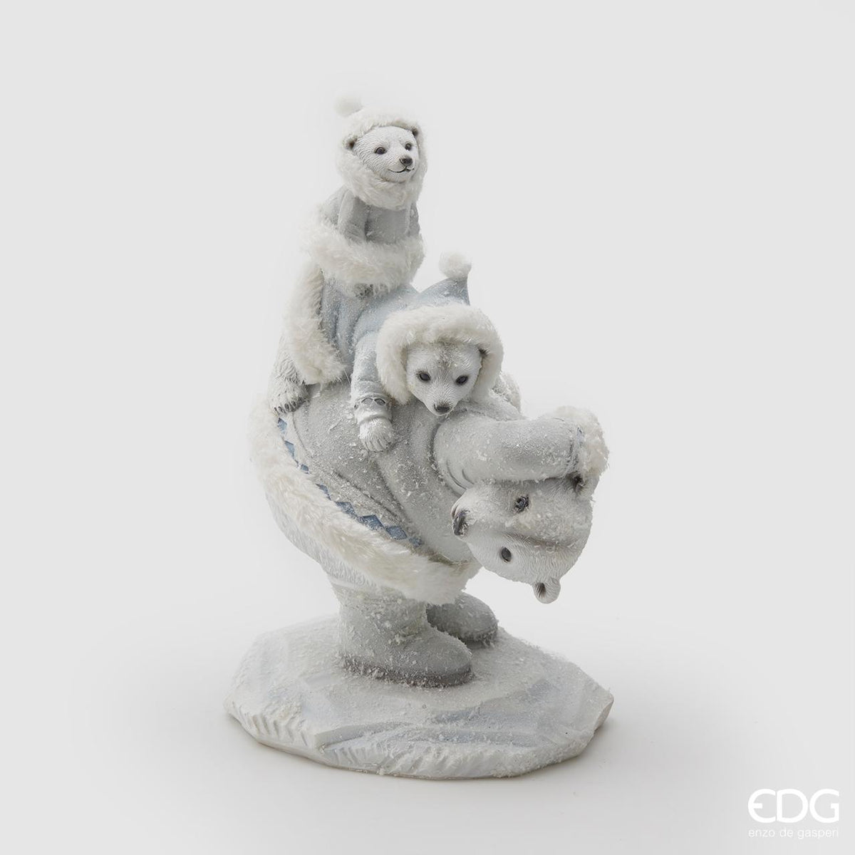Orso polare in resina glitterato con 2 cuccioli. Dimensioni: cm 17 x 29 h