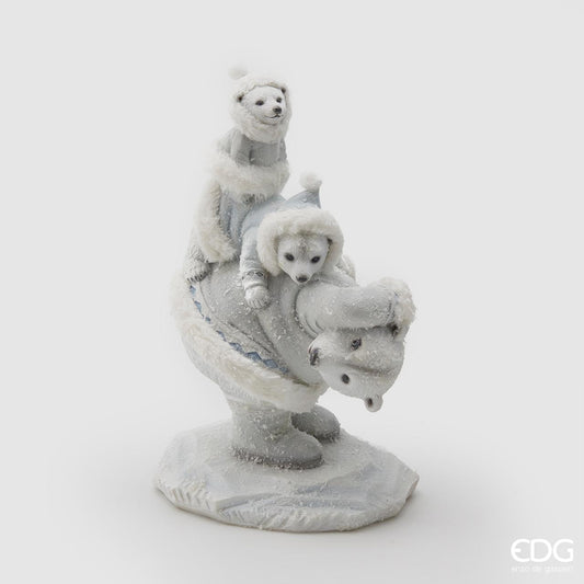 Orso polare in resina glitterato con 2 cuccioli. Dimensioni: cm 17 x 29 h