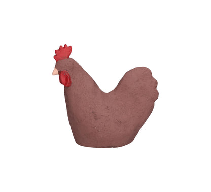 Gallo decorativo Sullaia in terracotta marrone con dettagli rossi di Rituali Domestici su sfondo bianco