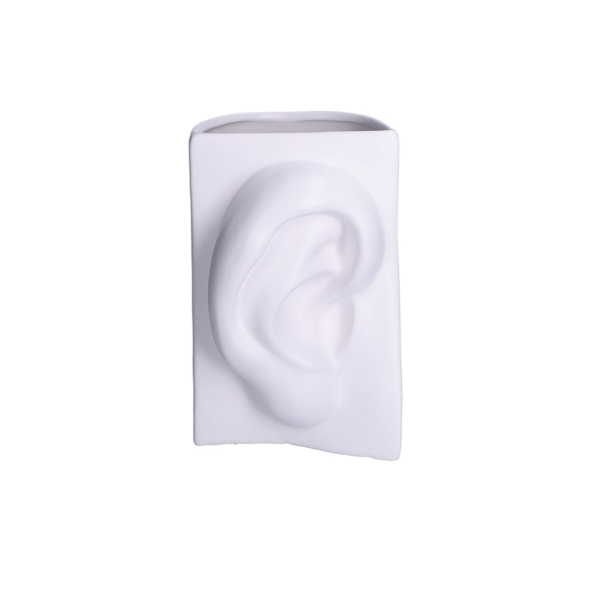 Vaso decorativo in ceramica di colore bianco. Collezione Augusto Dimensioni: cm 14,5 x 14,5 x h 23,5. In negozio e online su tuttochic.live