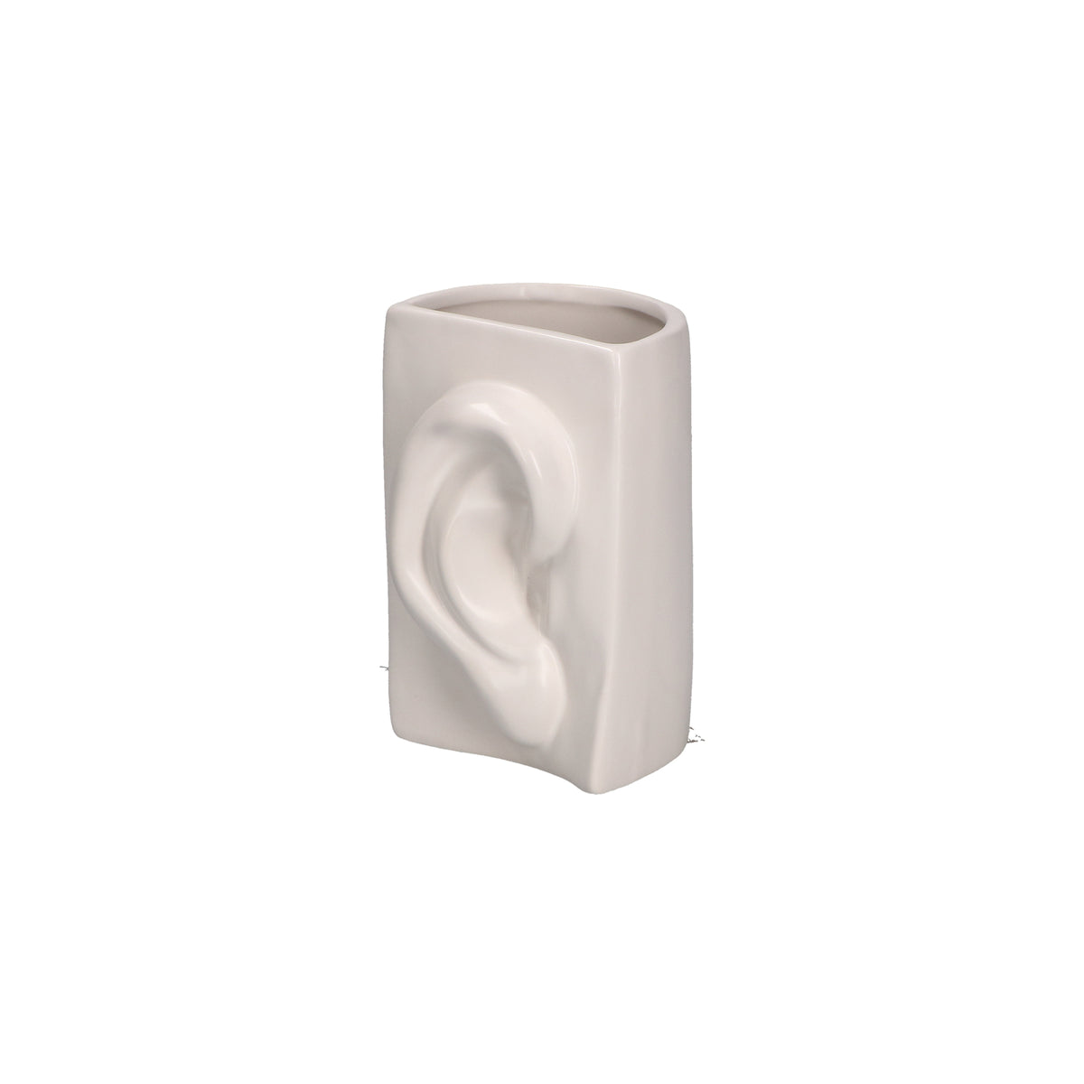 Vaso decorativo in ceramica di colore bianco. Collezione Augusto Dimensioni: cm 9 x 9 x h 14.Ogni pezzo di questa collezione è stato realizzato a mano utilizzando materiali e tecniche artigianali che ne determinano l'originalità. In negozio e online su tuttochic.live