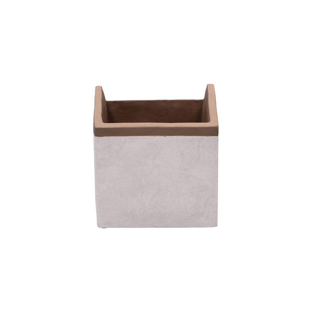 Cachepot a forma di casetta in resina cementizia decorata. Dimensioni: cm 14.5 x 14.5 x 16 h. In negozio e online su tuttochic.live