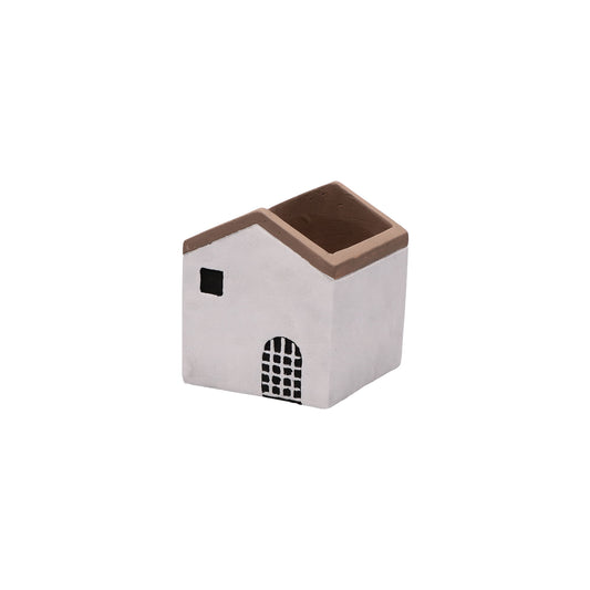Cachepot a forma di casetta in resina cementizia decorata. Dimensioni: cm 11 x 11 x 12.5 h. In negozio e online su tuttochic.live