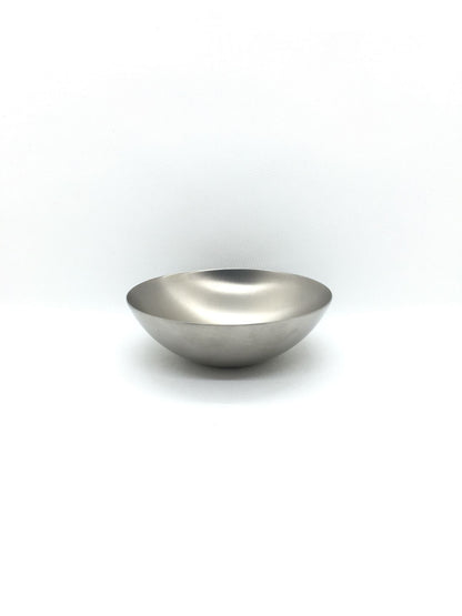 Ciotolina in acciaio inox 18/10 satinato. Dimensioni: diametro cm 12